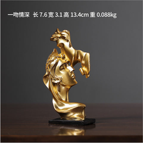 Art Sculpture Modern Luxury Creative Couple Kissing Statue Resin Crafts Wedding Decorations Home Living Room Counter Decor